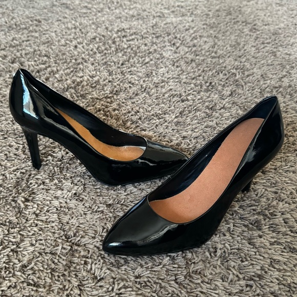 BCBGeneration Black Heel’s Sz 7B - Picture 12 of 16